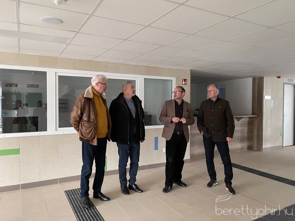 ne_elj_uveghazban 16